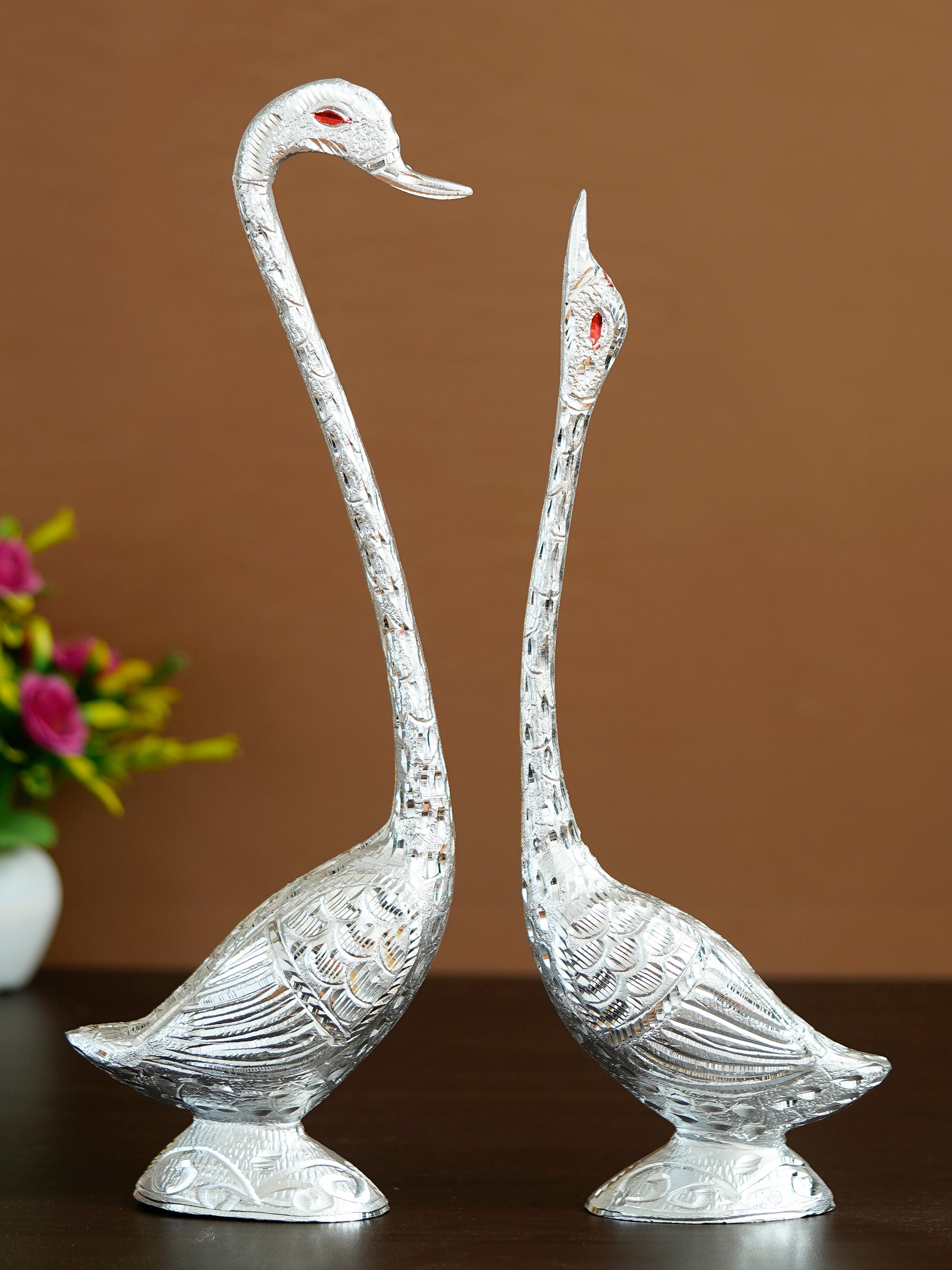 Silver Metal Kissing Swan Couple Handcrafted Decorative showpiece