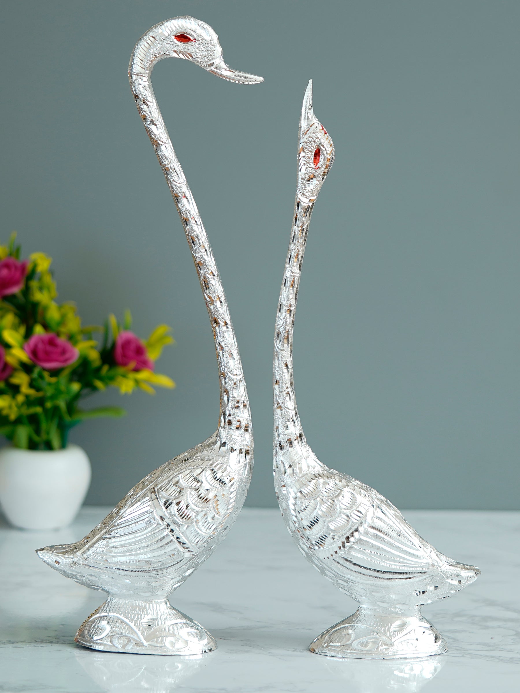 Silver Metal Kissing Swan Couple Handcrafted Decorative showpiece 1