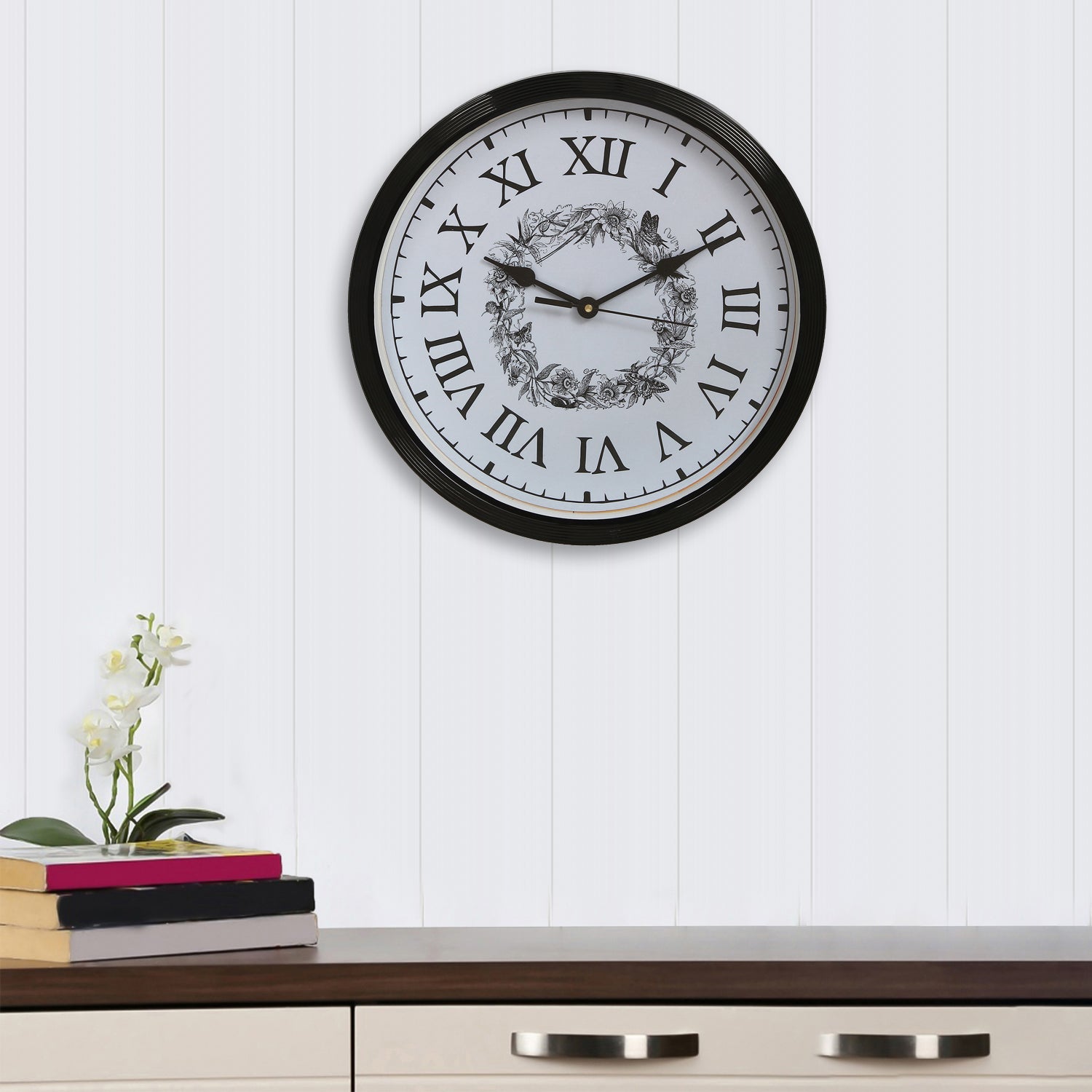 Designer Round Analog Black Wall Clock 1