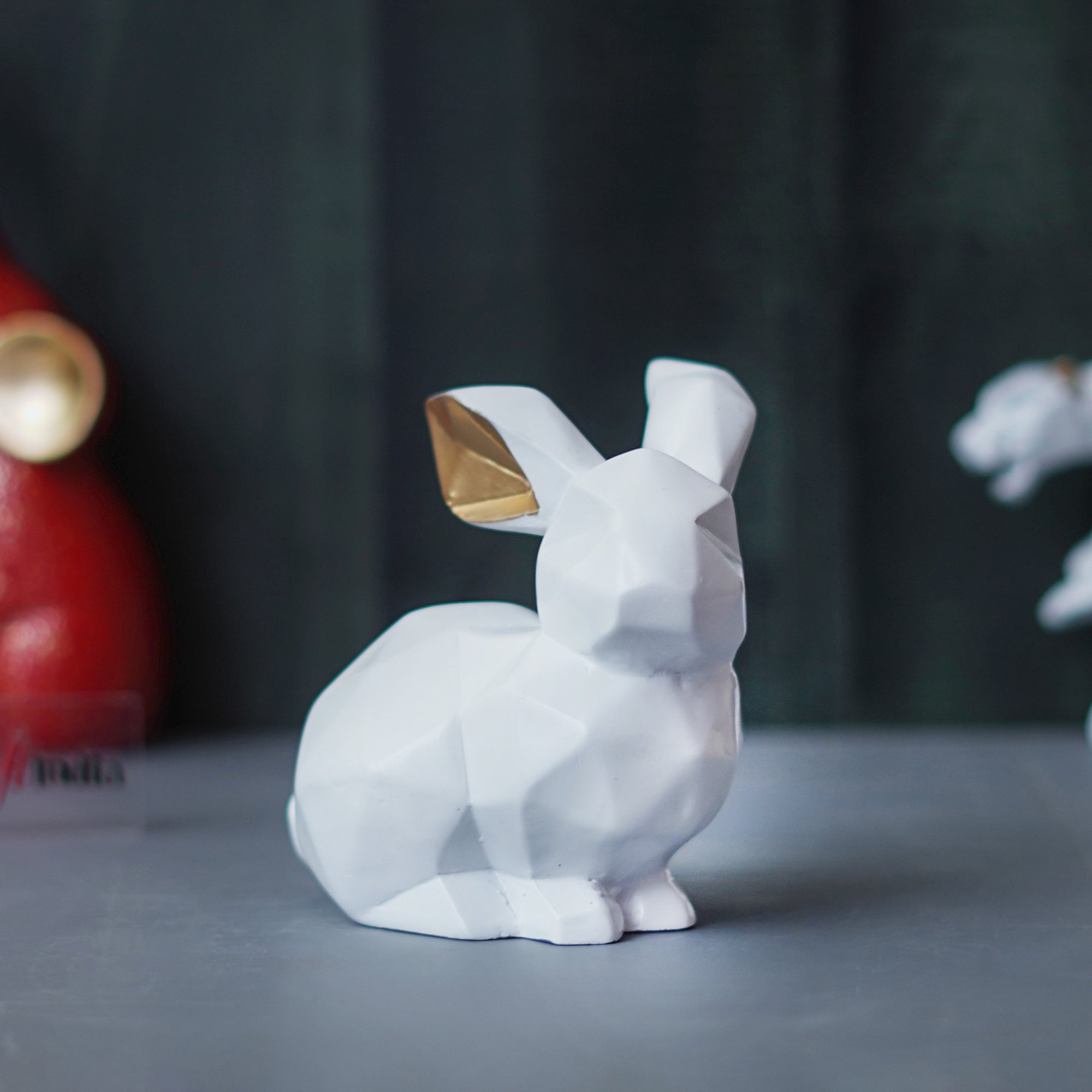Geometric Polyresin White Rabbit Statue Animal Figurine Showpiece 4