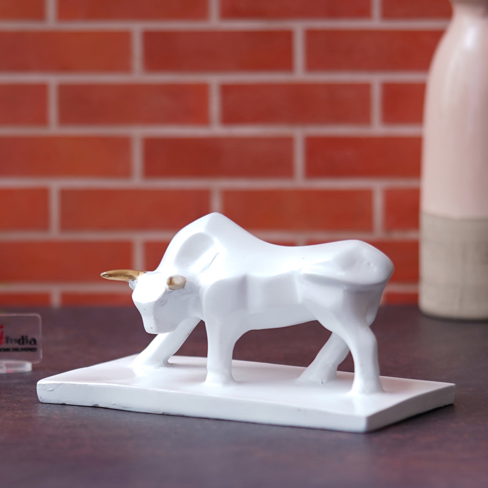White Polyresin Majestic Charging Bull Statue for Home, Office Decoration 4