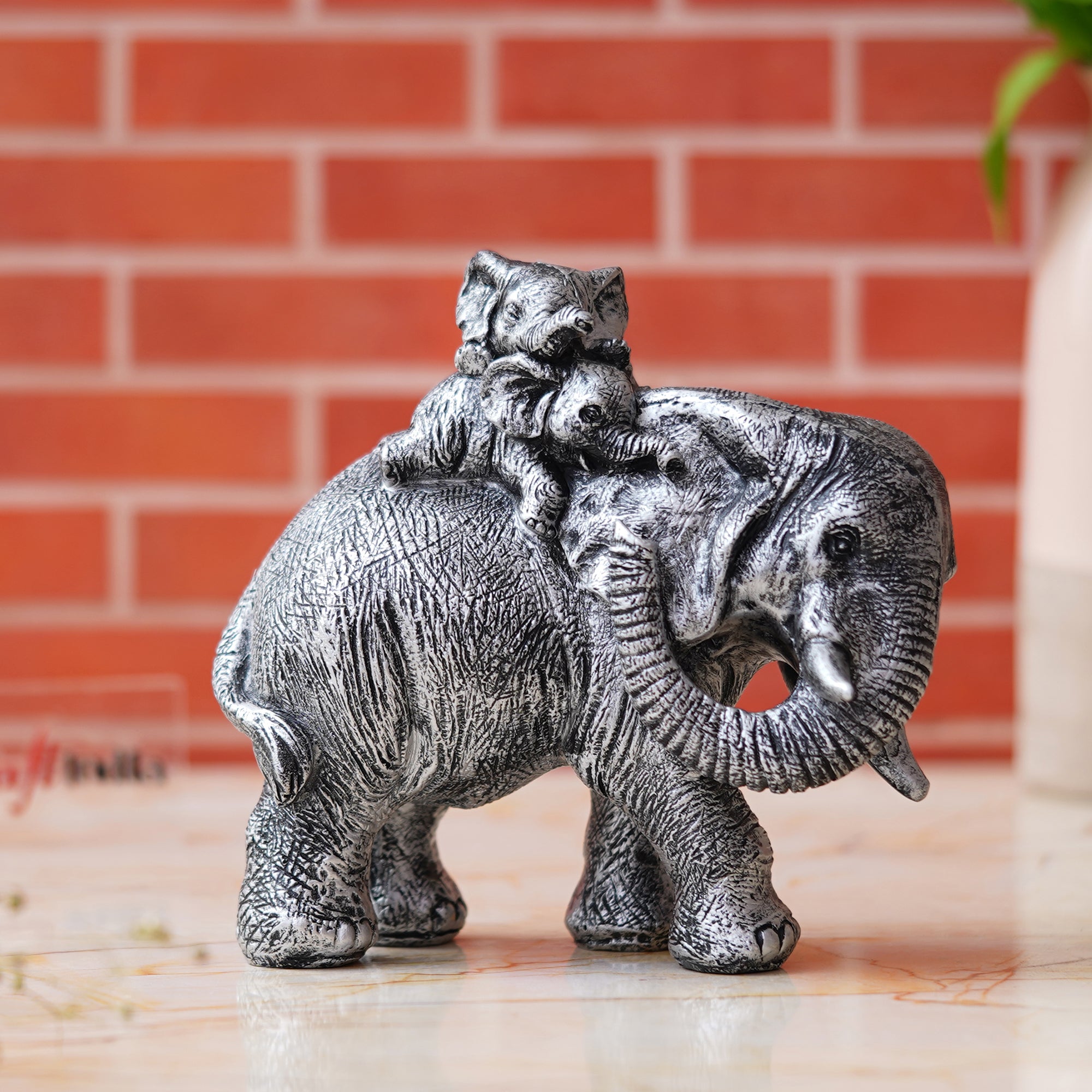 Polyresin Elephant Statue with Baby Elephant on his Back Decorative Showpiece 4