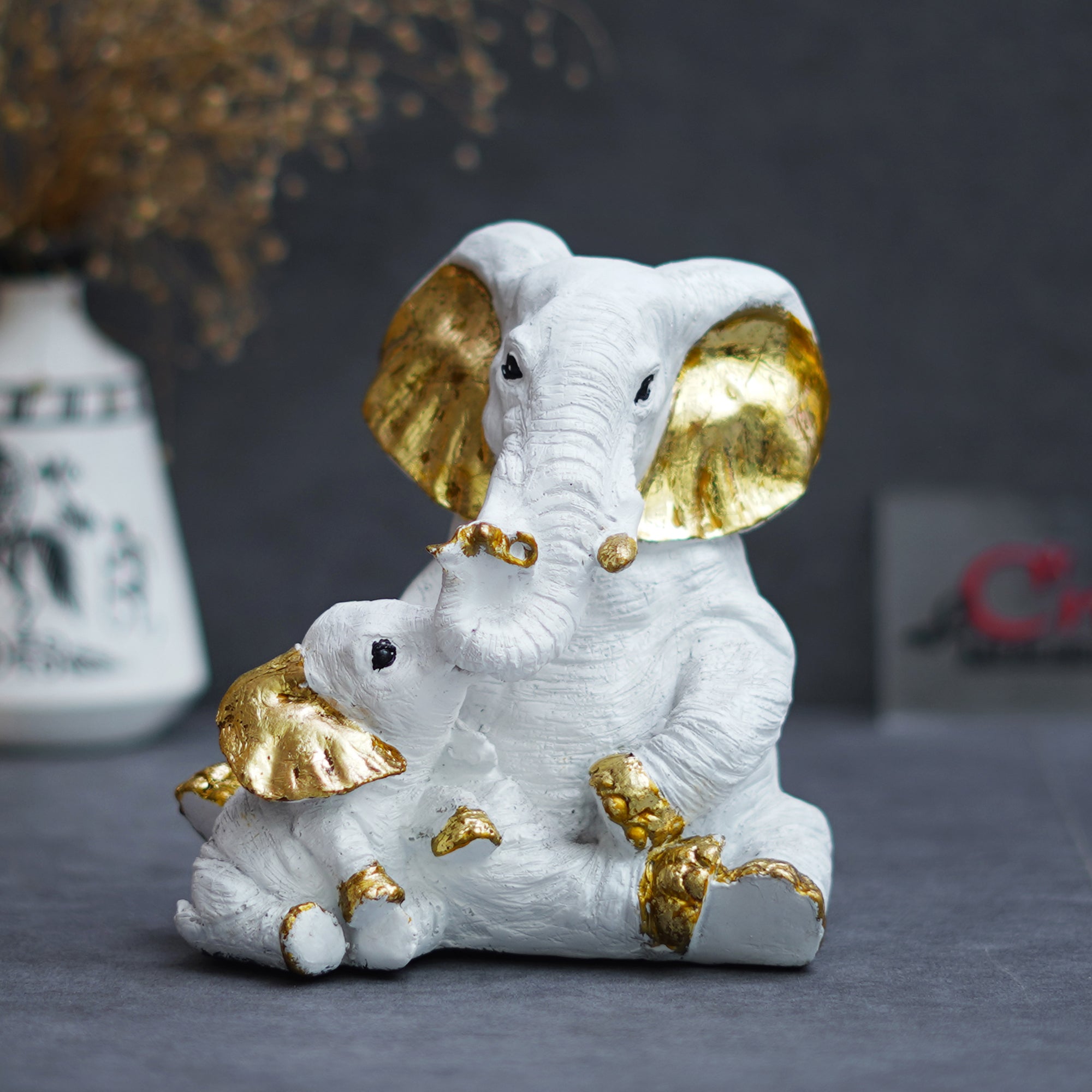 White Polyresin Small Elephant Family Mom and Baby Statue Animal Figurines Decorative Showpiece for Home Decor 1