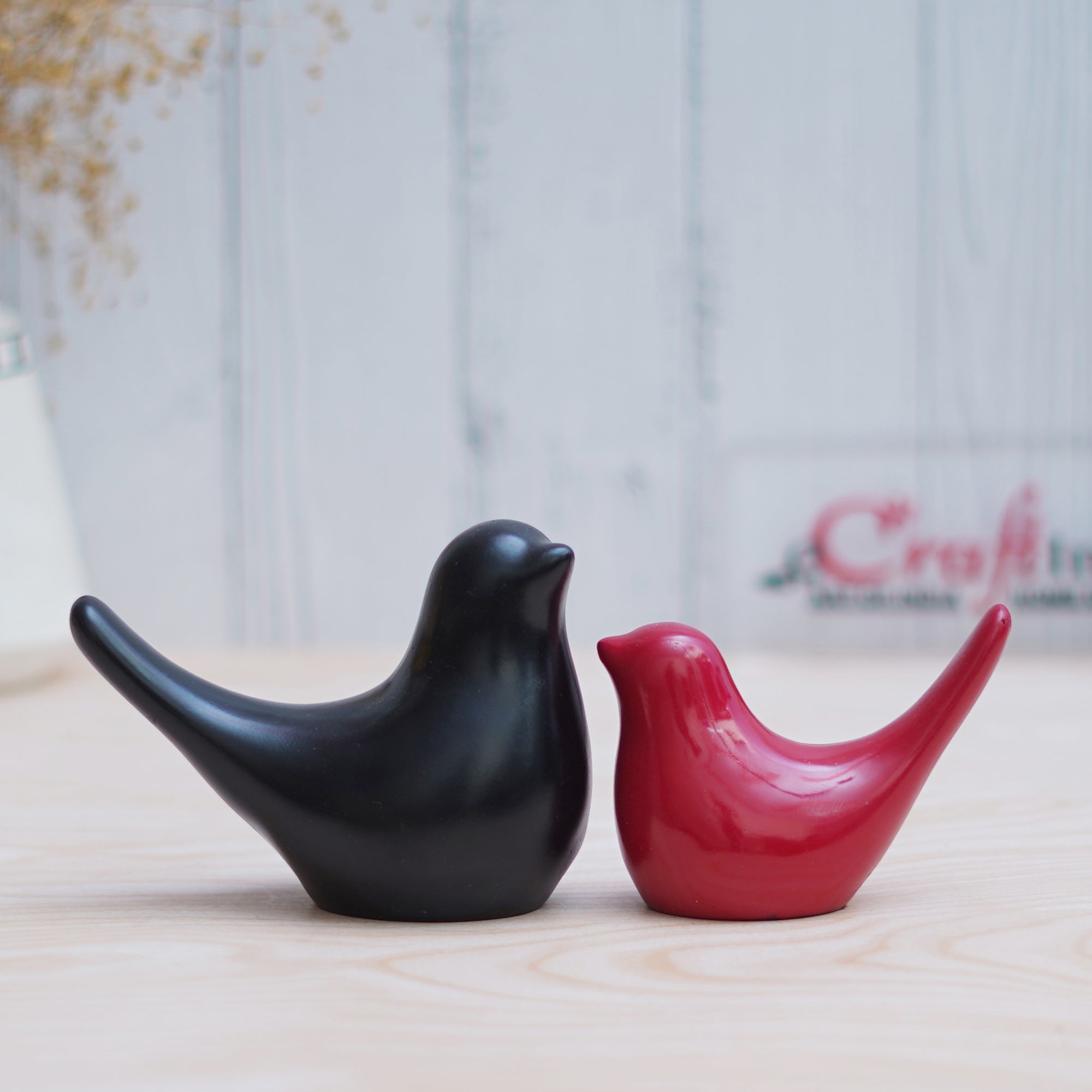 Set of 2 Black & Red Polyresin Cute Dove Bird Statues Bird Figurines 1