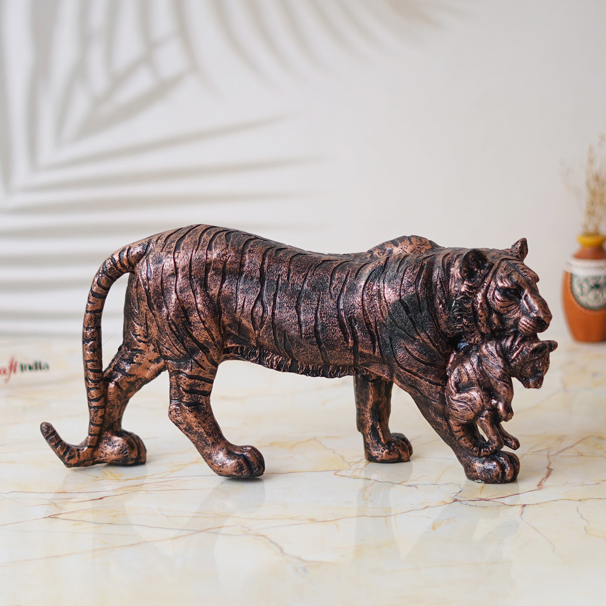 Rustic Brown Polyresin Lioness with Cub Statue Animal Figurine Showpiece