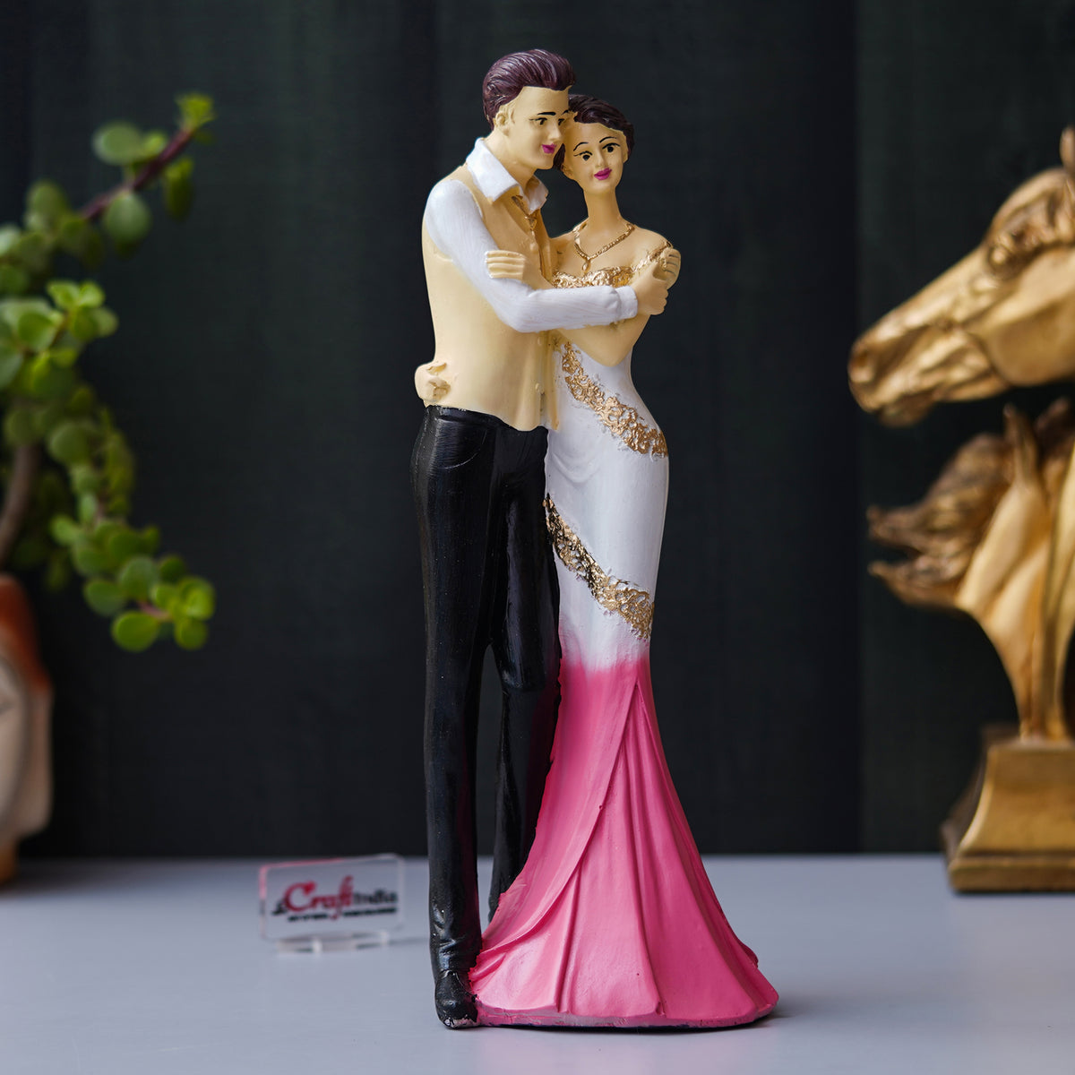 Lovely Hugging Couple Statue Human Figurine Decorative Showpiece ...
