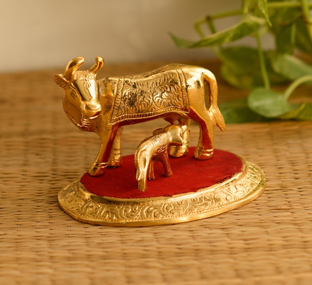 Golden Metal Kamadhenu Cow With Calf Statue Animal Figurines