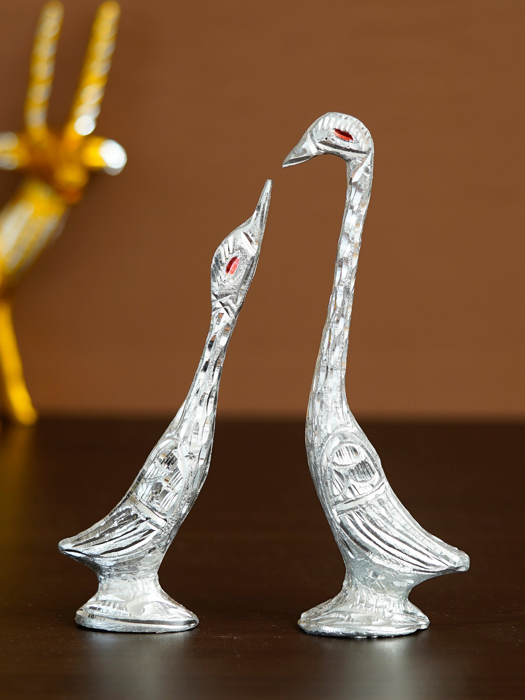 7 Inch Silver Kissing Swan Couple Handcrafted Decorative Figurine