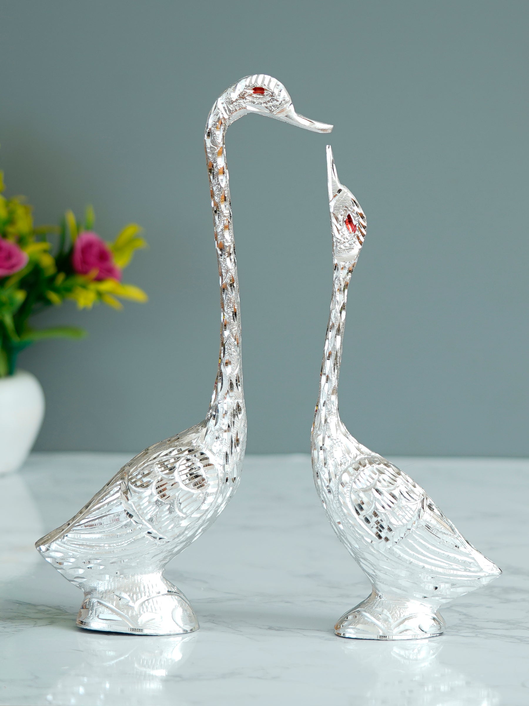 Silver Metal Kissing Swan Couple Handcrafted Decorative Figurine 1