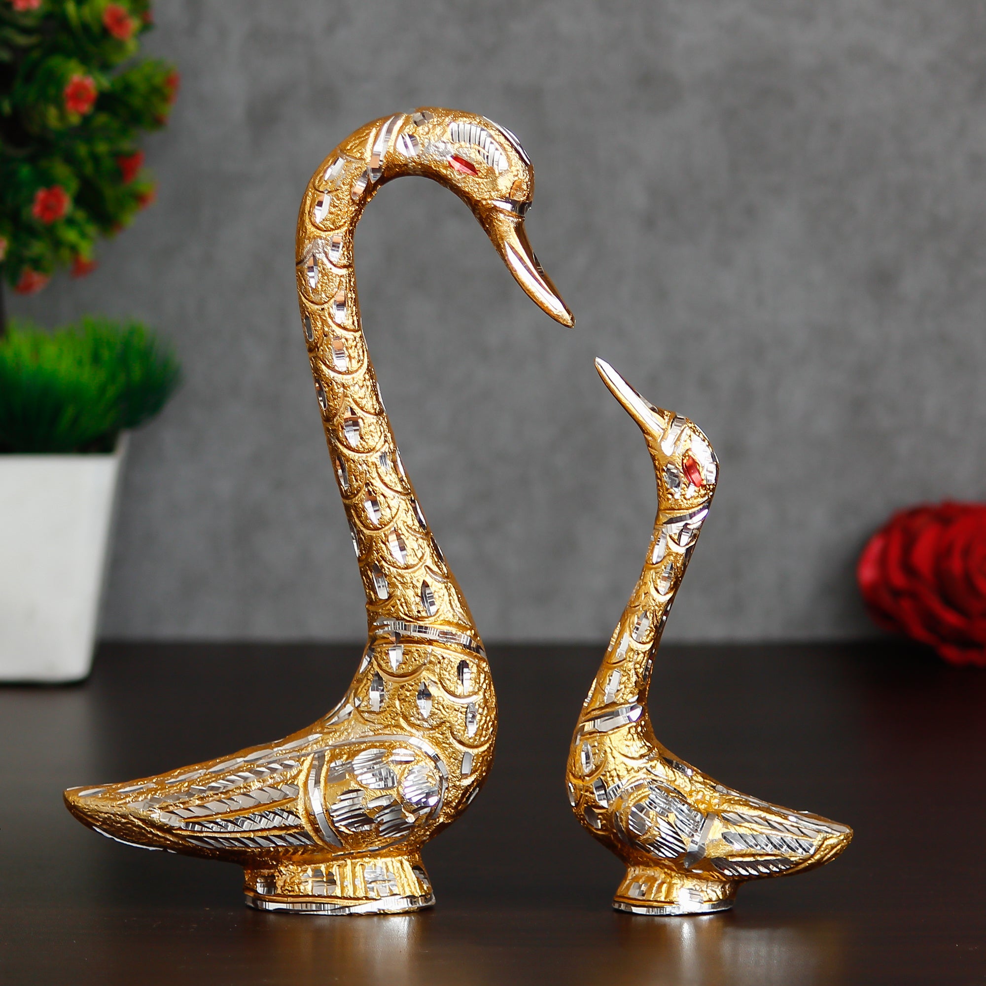 Loving Golden Swan Couple Metal Handcrafted Decorative Figurine