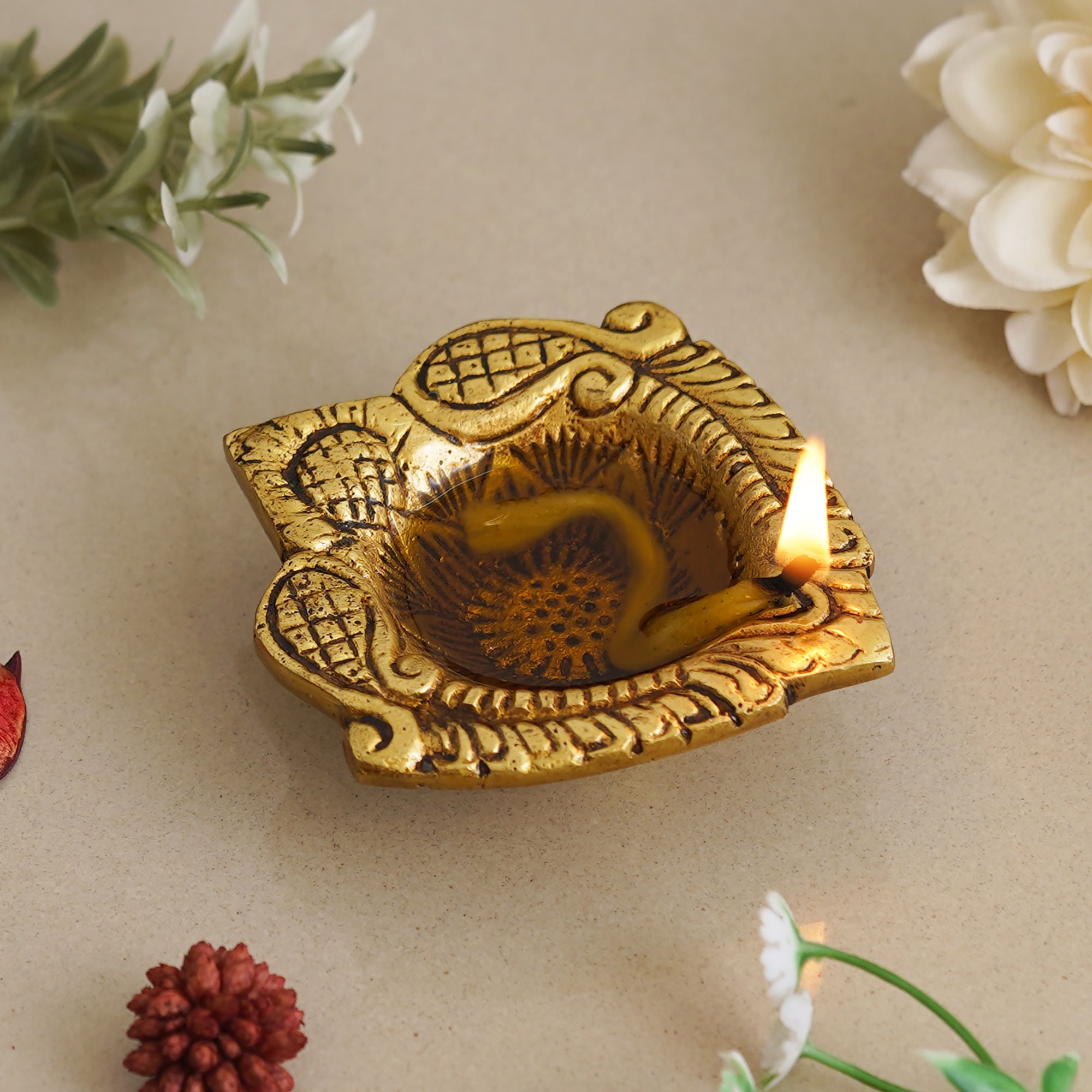 eCraftIndia Set of 1 Golden Decorative Brass Diya 1