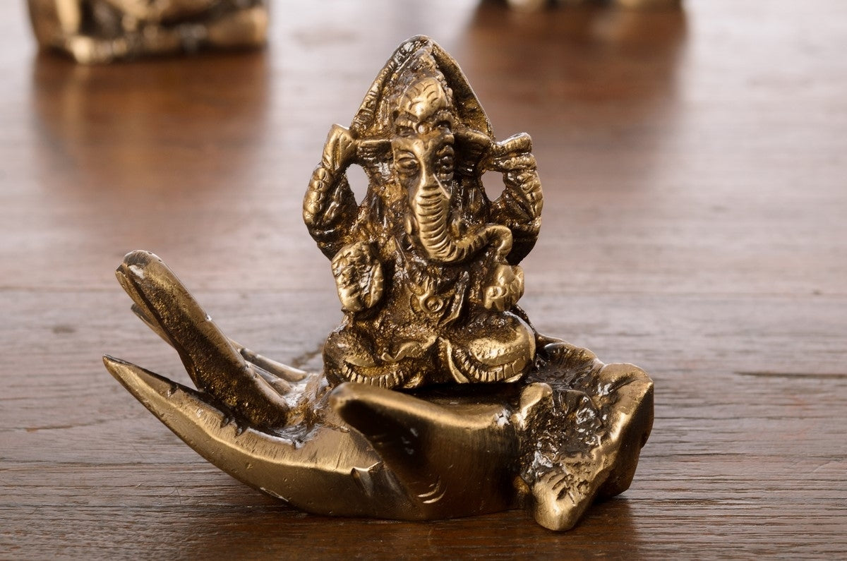 Golden Brass Lord Ganesha Idol On Palm 1