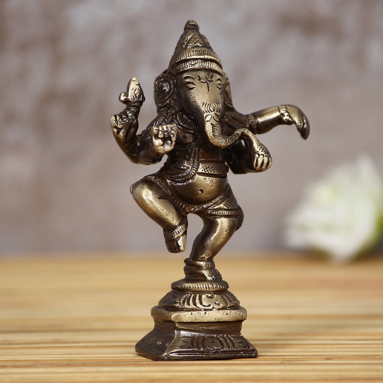 Brass Dancing Lord Ganesha Idol For Home 1