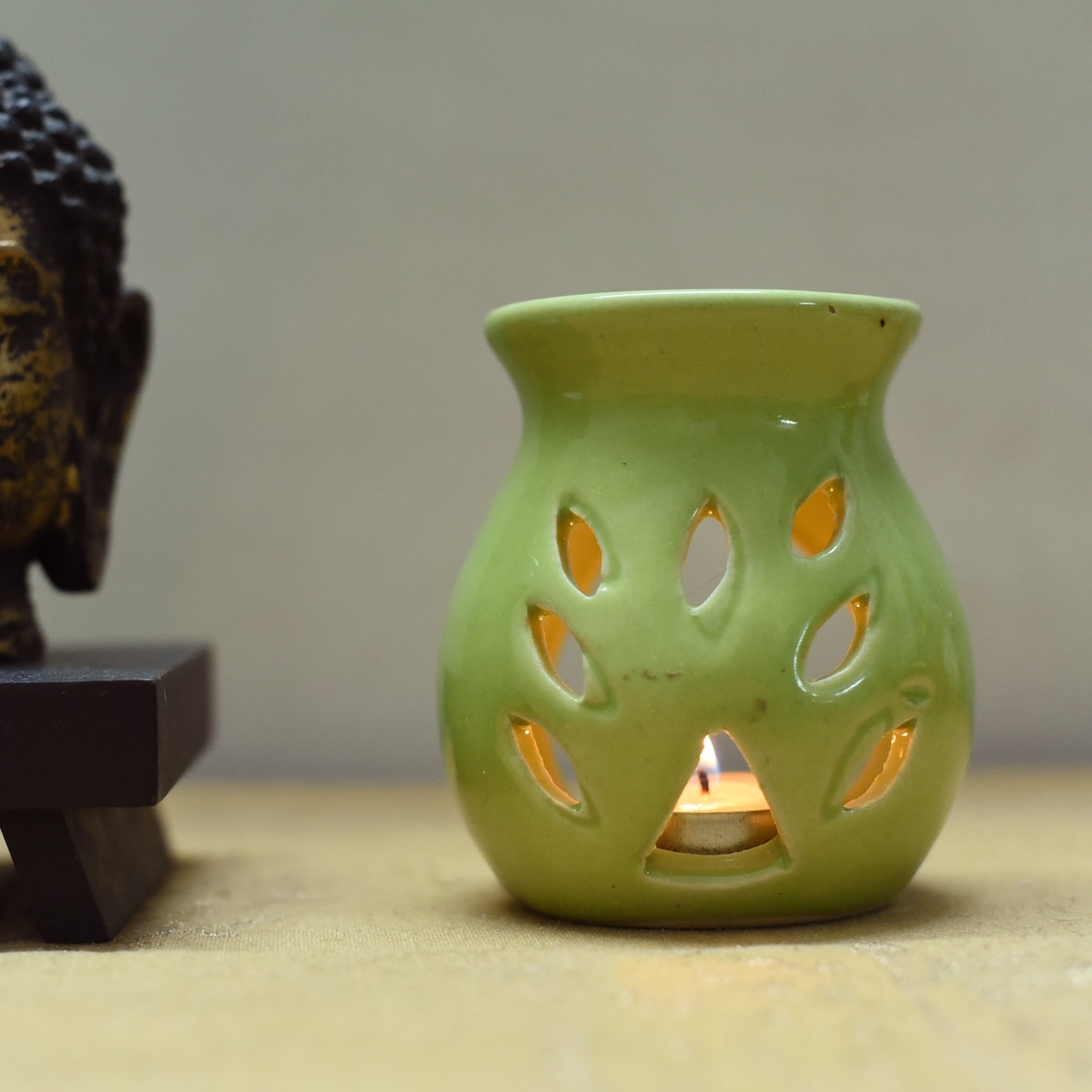 Green Aroma Burner Set with Jasmine Aroma Oil and 4 Tea Light Candles 1