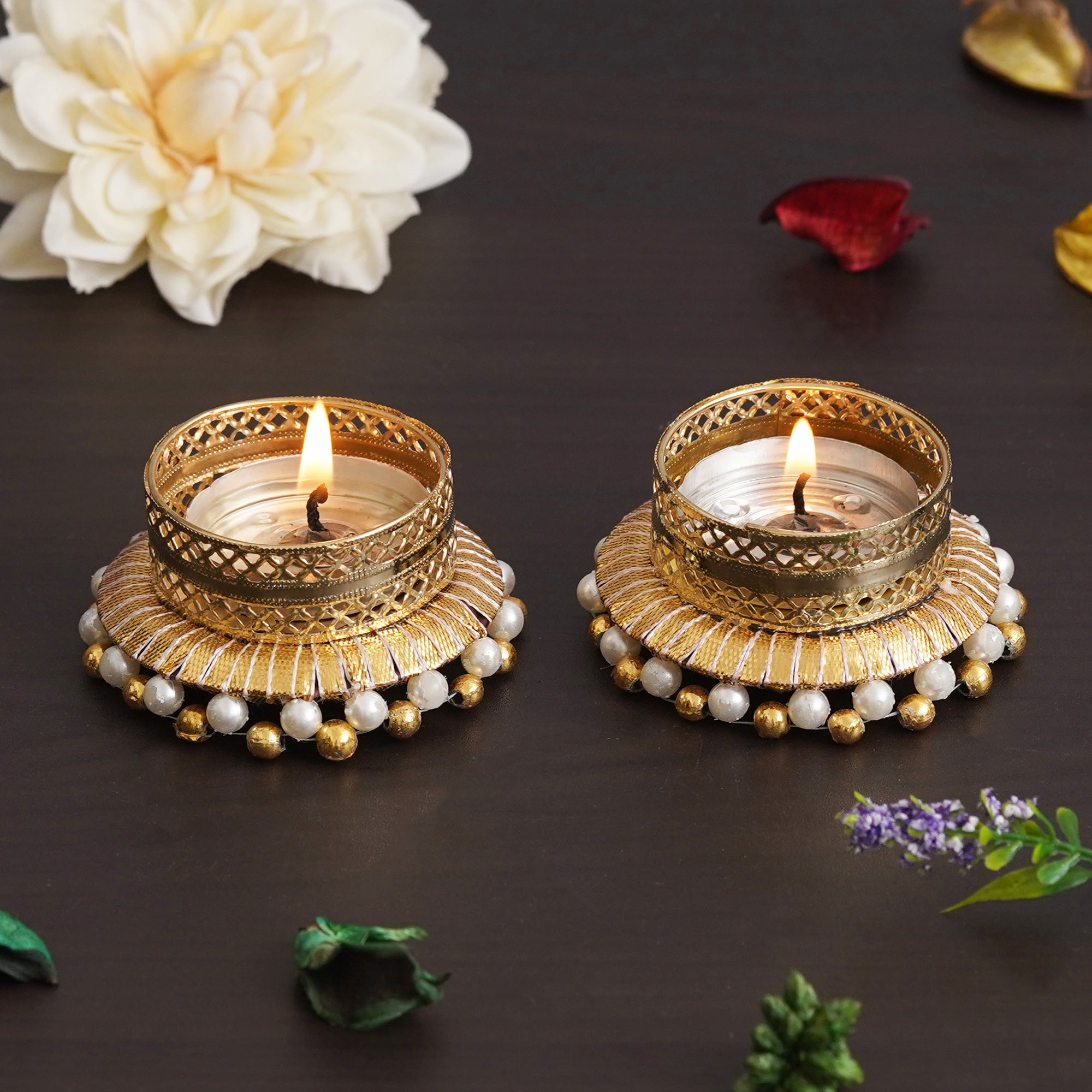 eCraftIndia Set of 2 Golden & White Round Shaped Beaded Decorative Tea Light Candle Holders