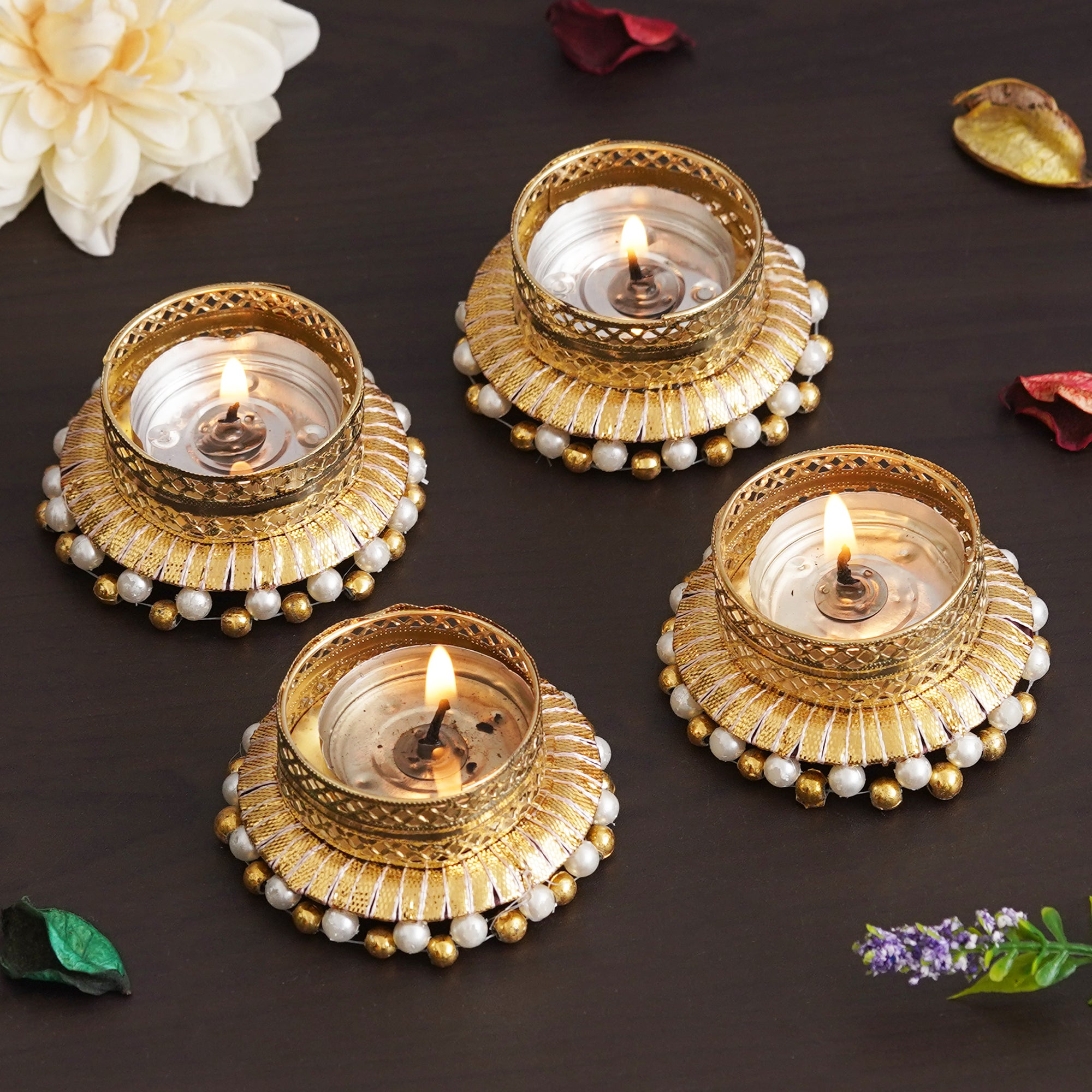 eCraftIndia Set of 4 Golden & White Round Shaped Beaded Decorative Tea Light Candle Holders