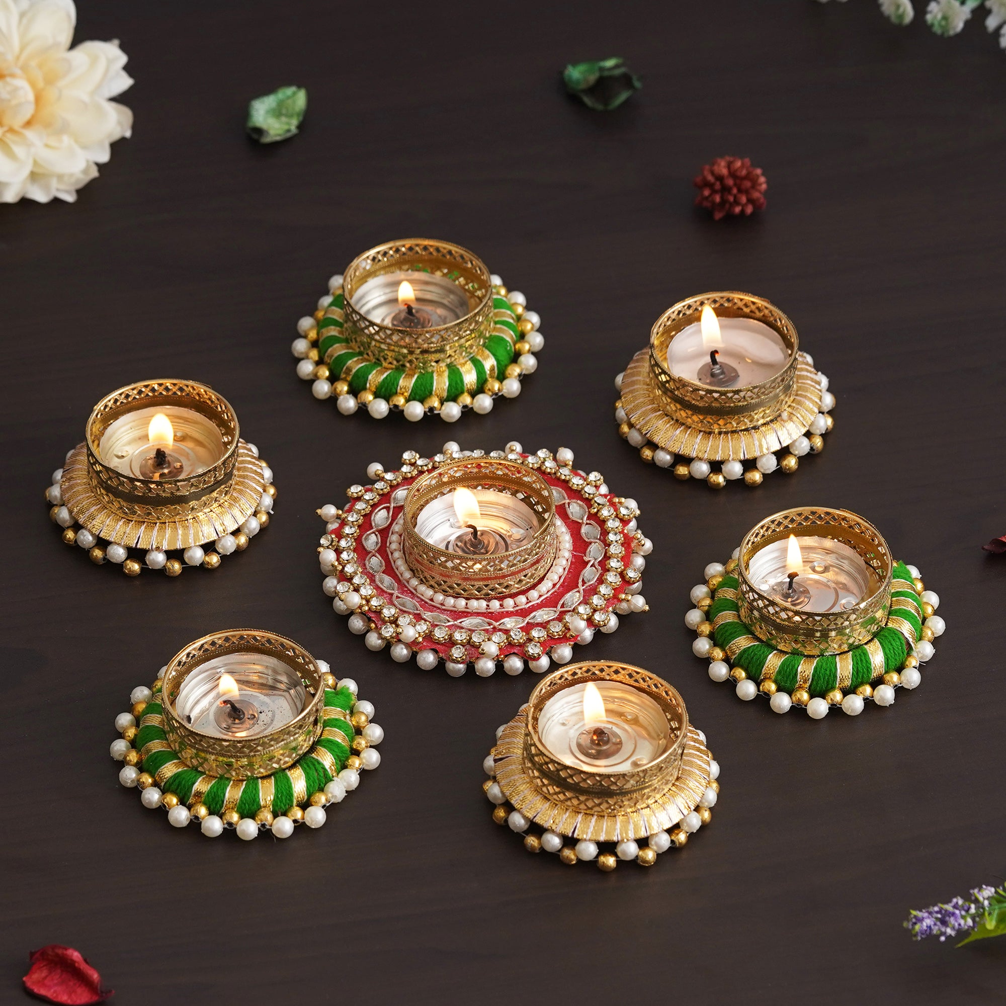 eCraftIndia Set of 7 Round Shaped Diamond Beads and Pearls Decorative Tea Light Candle Holders