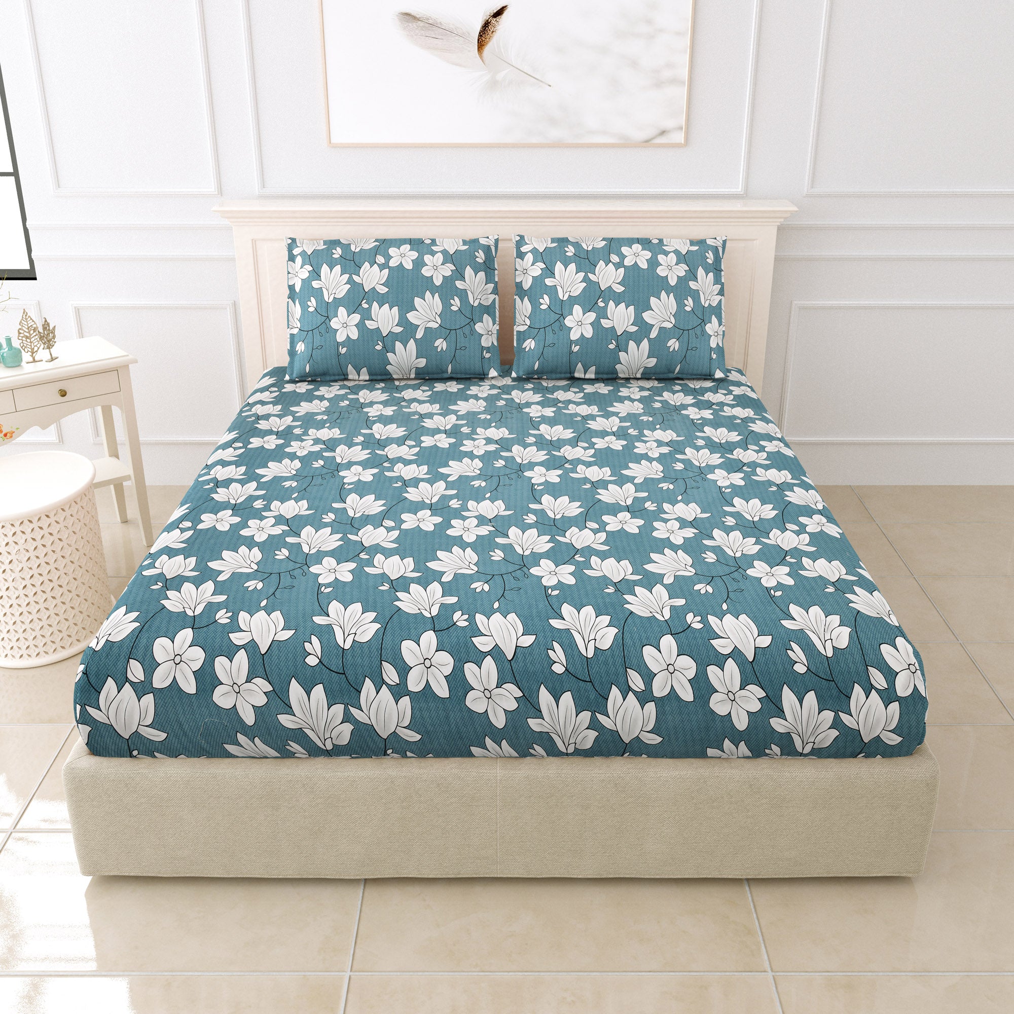 eCraftIndia 250 TC Blue, White Flowers Printed Cotton Double Bedsheet With 2 Pillow Covers