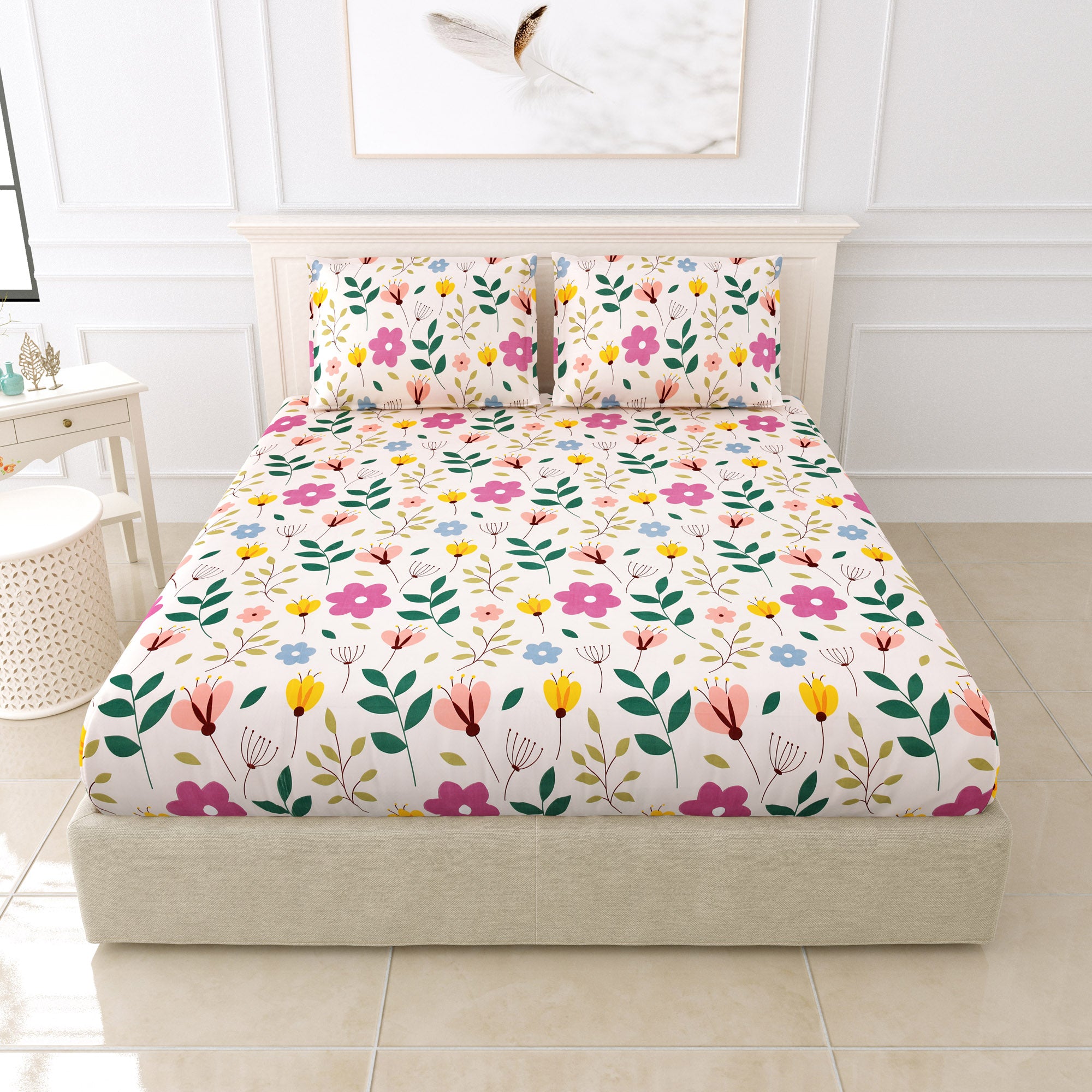 eCraftIndia 250 TC Multicolor Flowers Leaves Printed Cotton Double Bedsheet With 2 Pillow Covers