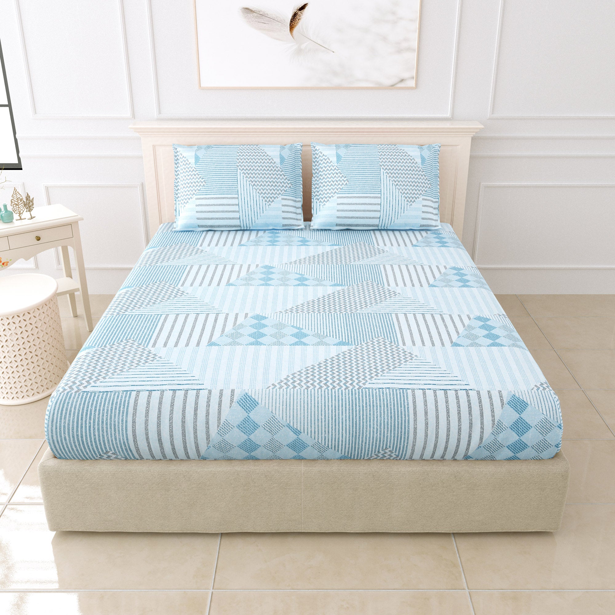 eCraftIndia 250 TC Blue, White Zig Zag Lines Printed Cotton Double Bedsheet With 2 Pillow Covers
