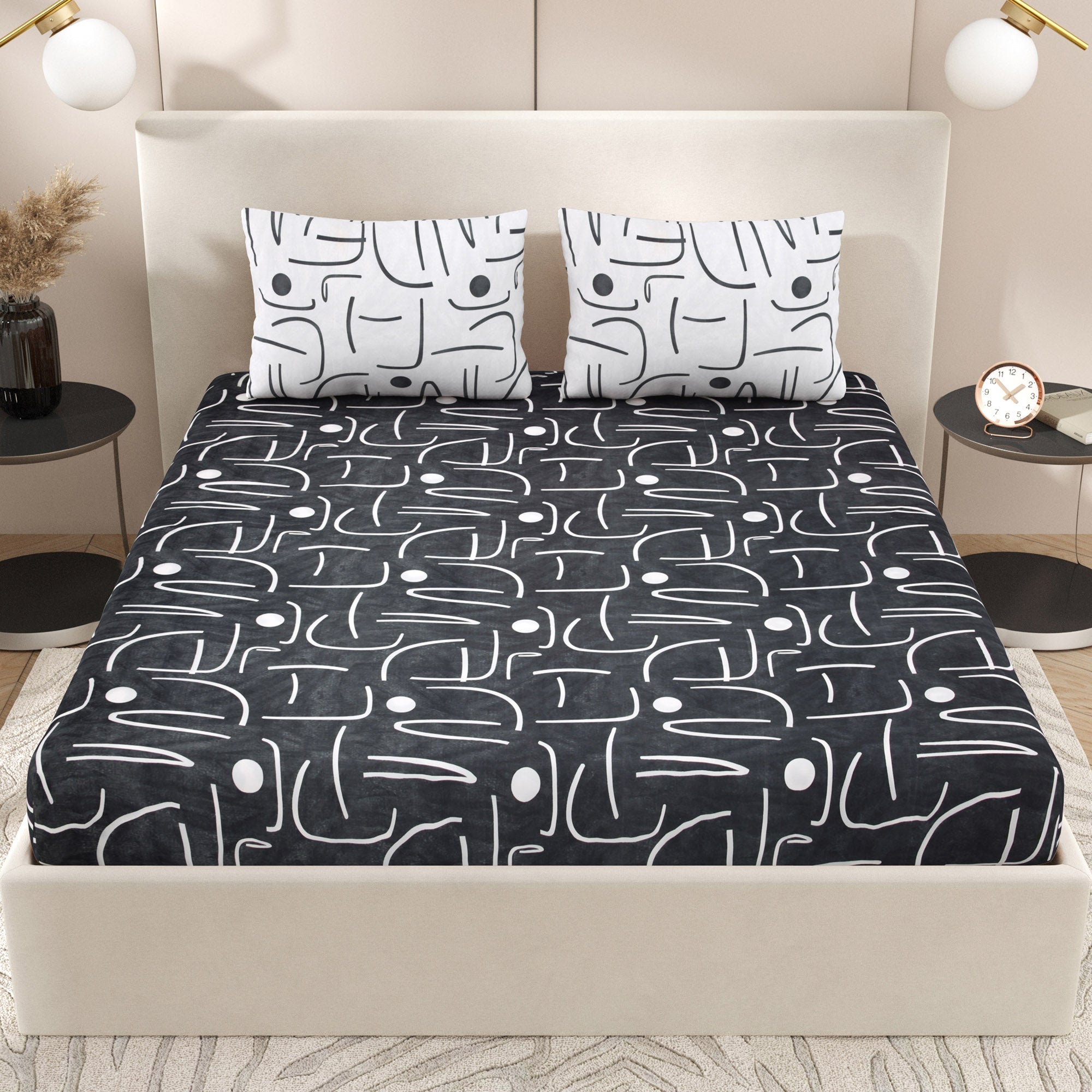 eCraftIndia 250 TC Black & White Abstract Printed Cotton Double Bedsheet With 2 Pillow Covers