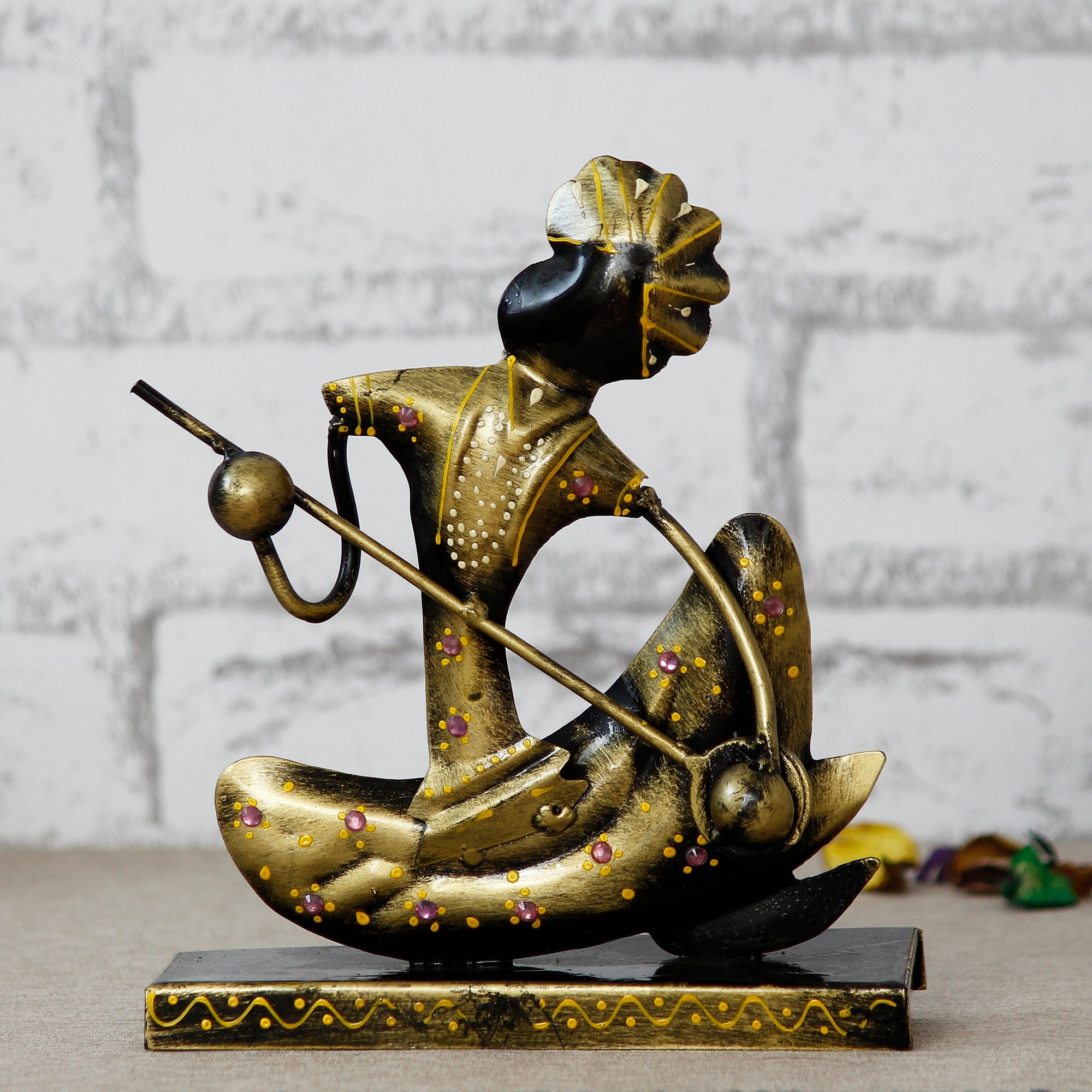 Iron Tribal Man Figurine with Paghdi Playing Banjo Musical Instrument Decorative Showpiece (Golden and Black) 1