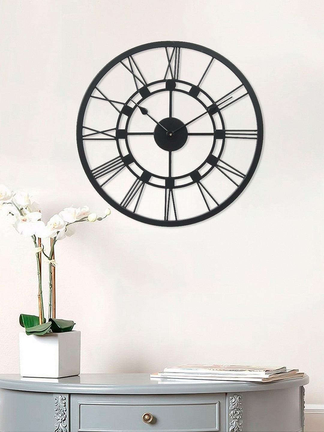 Black Iron Round Handcrafted Analog Roman Number Wall Clock Without Glass 2