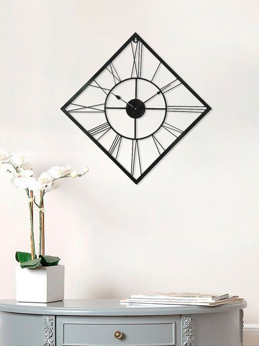 Black Iron Kite Shape Handcrafted Analog Roman Number Wall Clock Without Glass 1