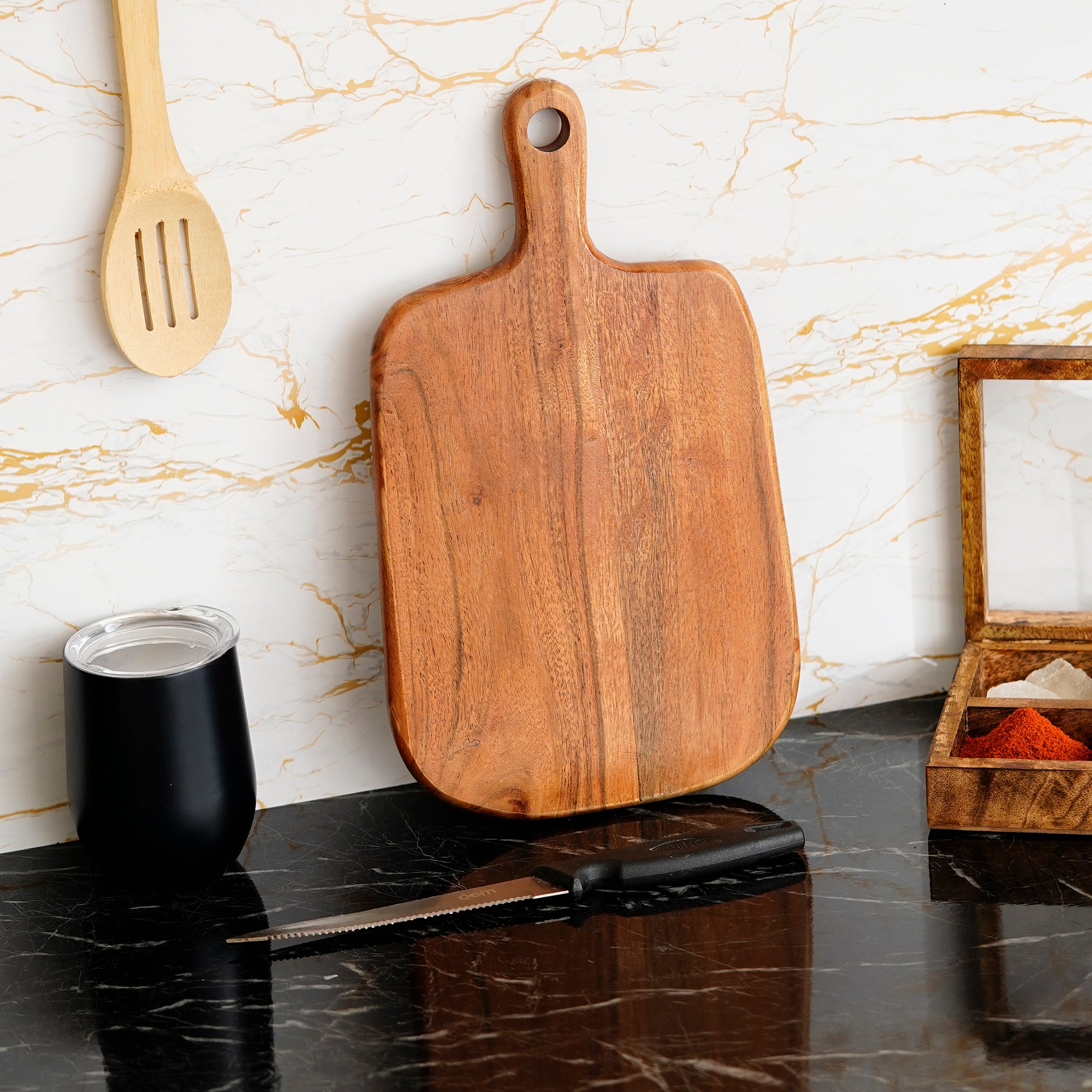 Brown Wooden Chopping Board With Handle 1