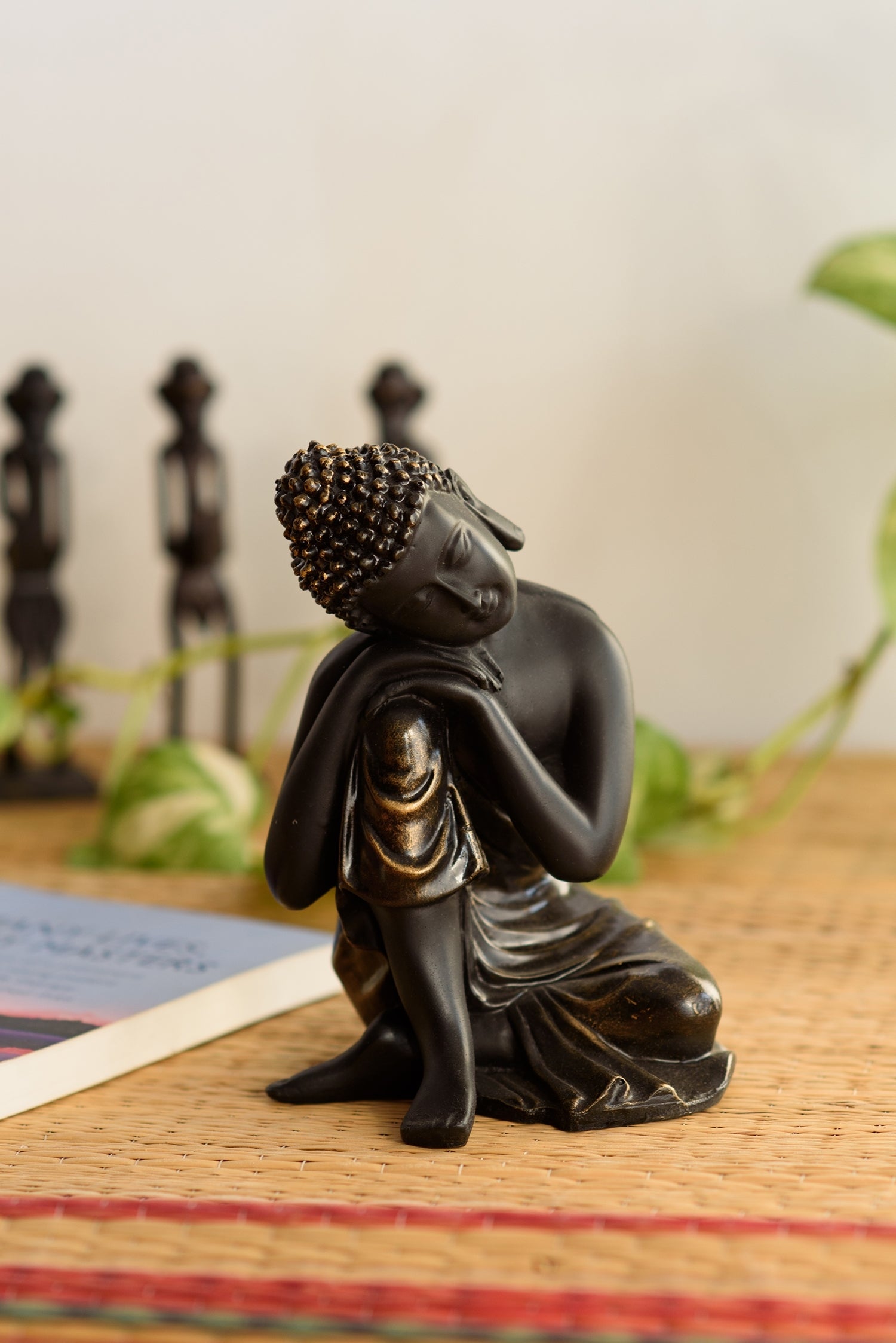 Polyresin Black Resting Buddha on Knee Statue 1