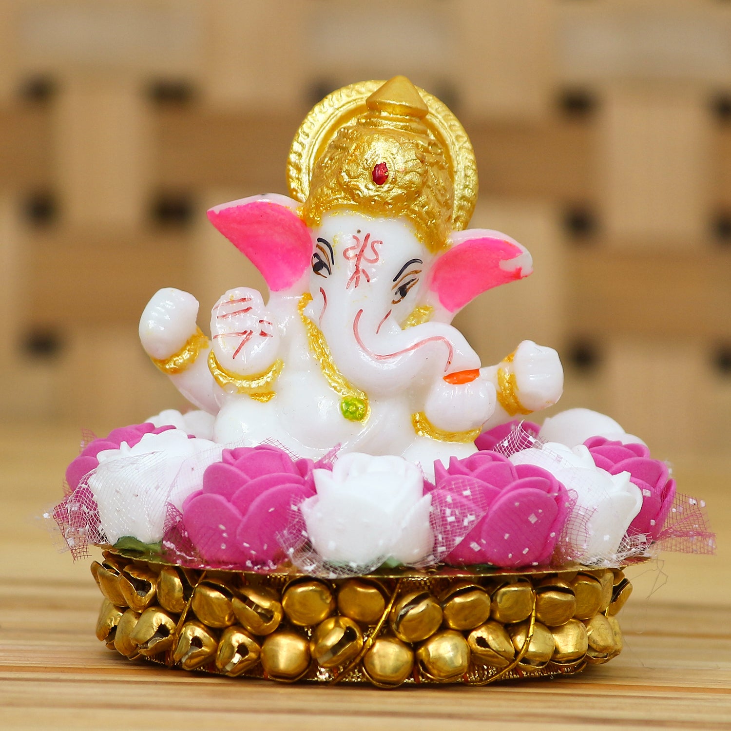 Golden and White Polyresin Lord Ganesha Idol on Decorative Handcrafted Plate with Pink and White Flowers 1