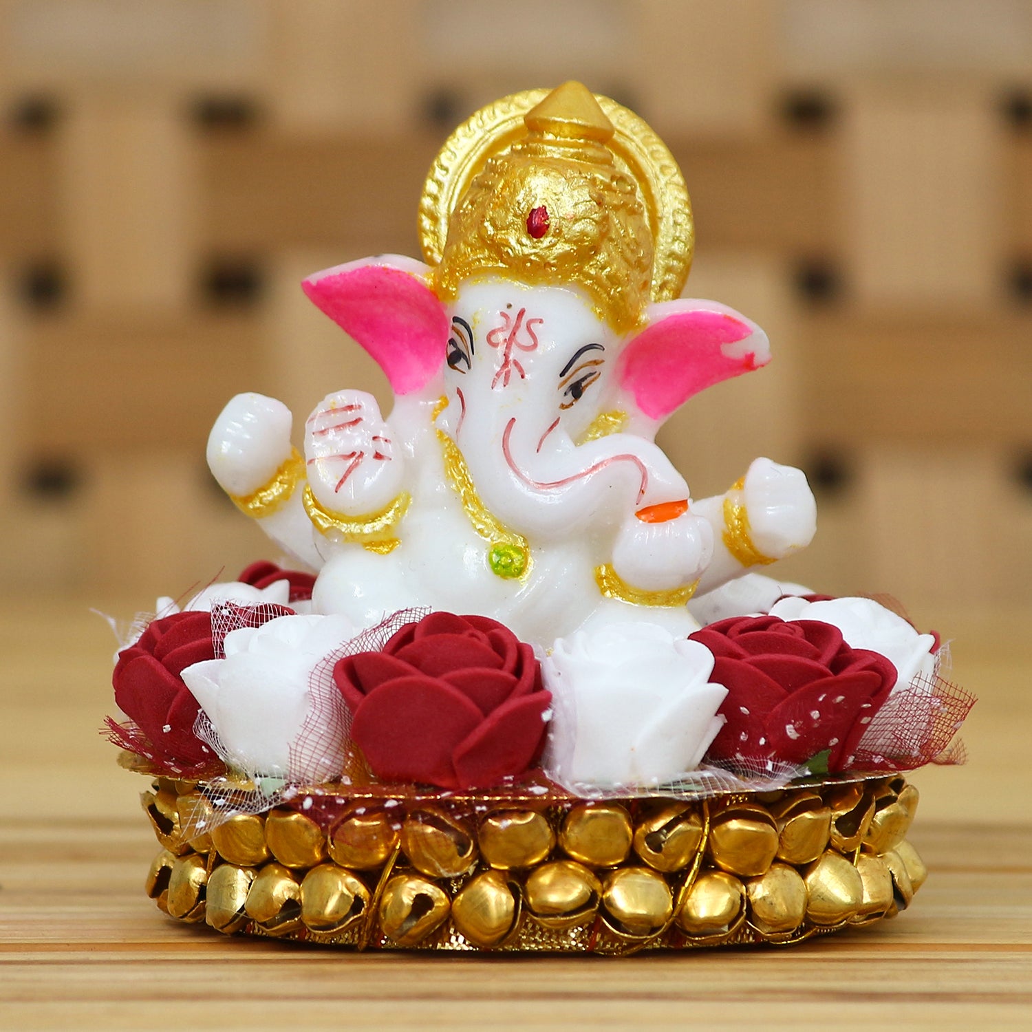 Golden and White Polyresin Lord Ganesha Idol on Decorative Handcrafted Plate with Red and White Flowers 1