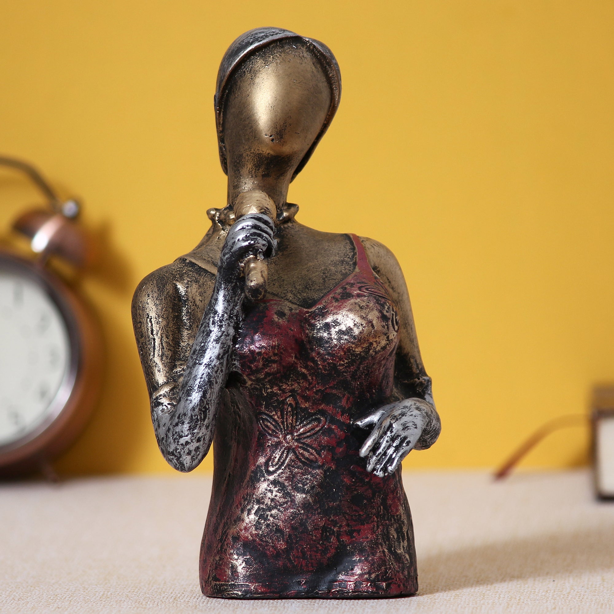 Polyresin Singing Women Statue Handcrafted Human Figurine Decorative Showpiece