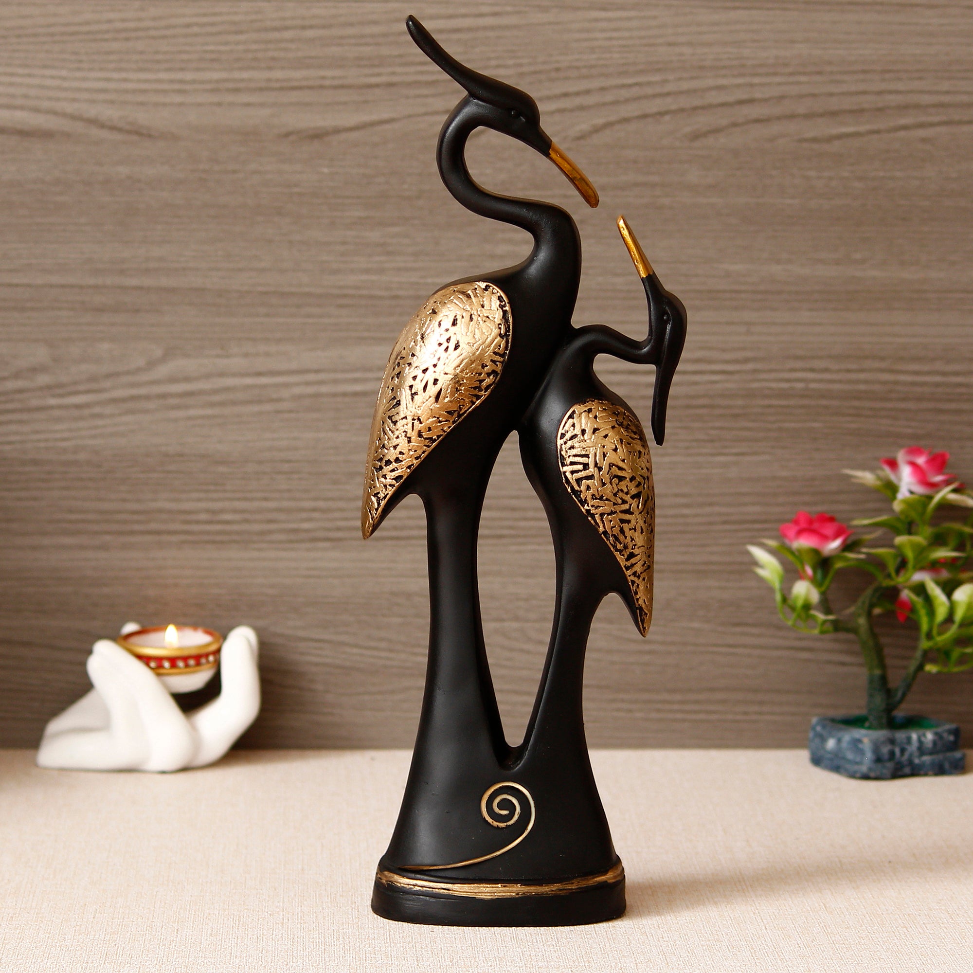 Black Loving Swan Couple Handcrafted Polyresin Decorative Showpiece