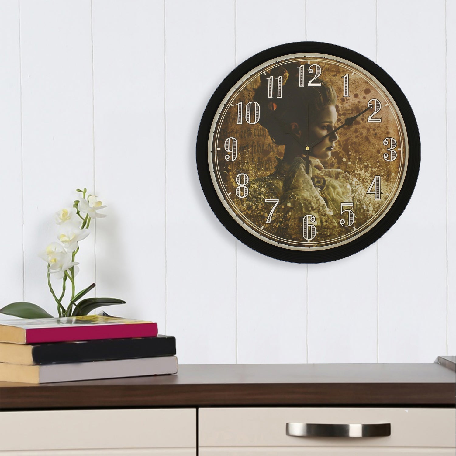 Designer Round Analog Black Wall Clock 2