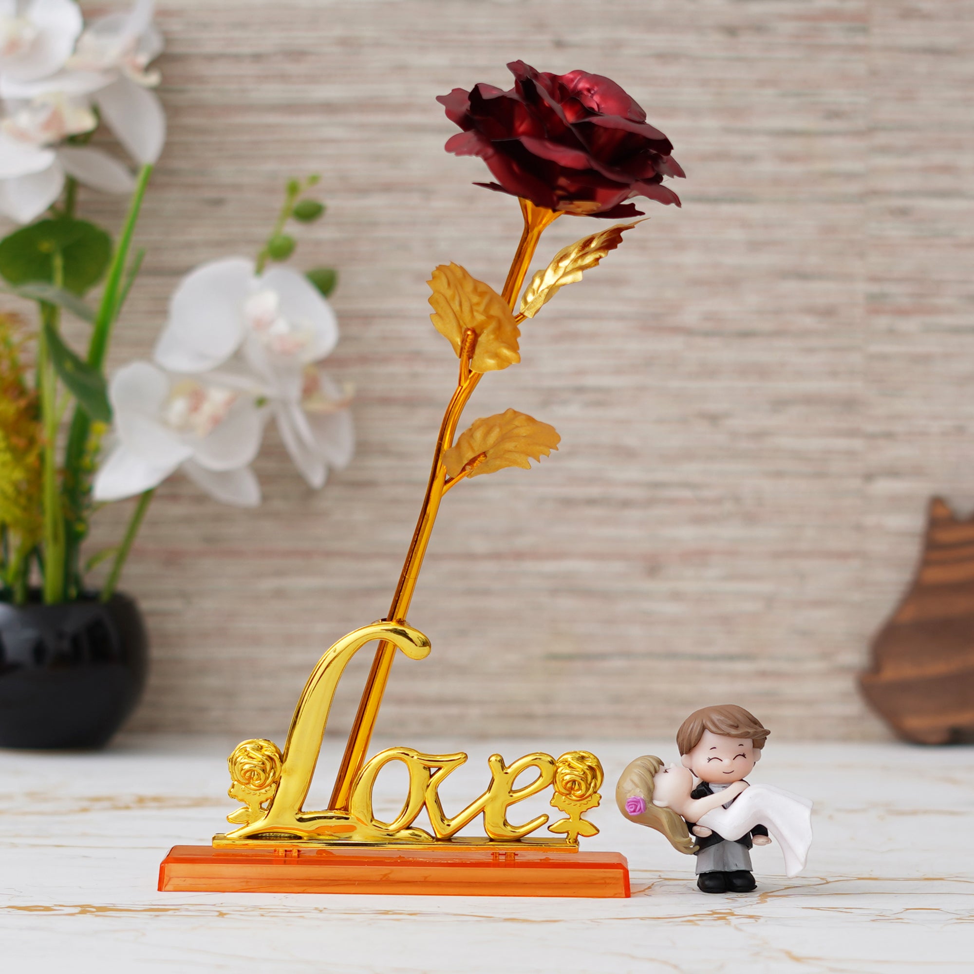 Valentine Combo of Love Golden Red Rose Table Decor Gift Set Showpiece, Bride Kissing Groom Romantic Polyresin Decorative Showpiece