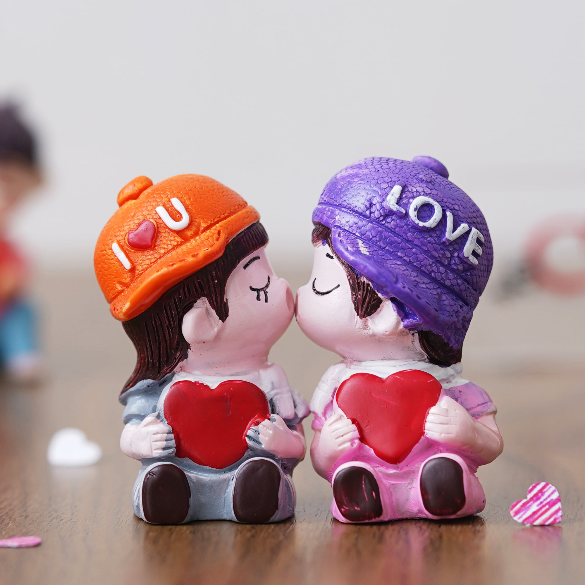 eCraftIndia Boy and Sweet Girl Cute Couple Kissing Statue Decorative S
