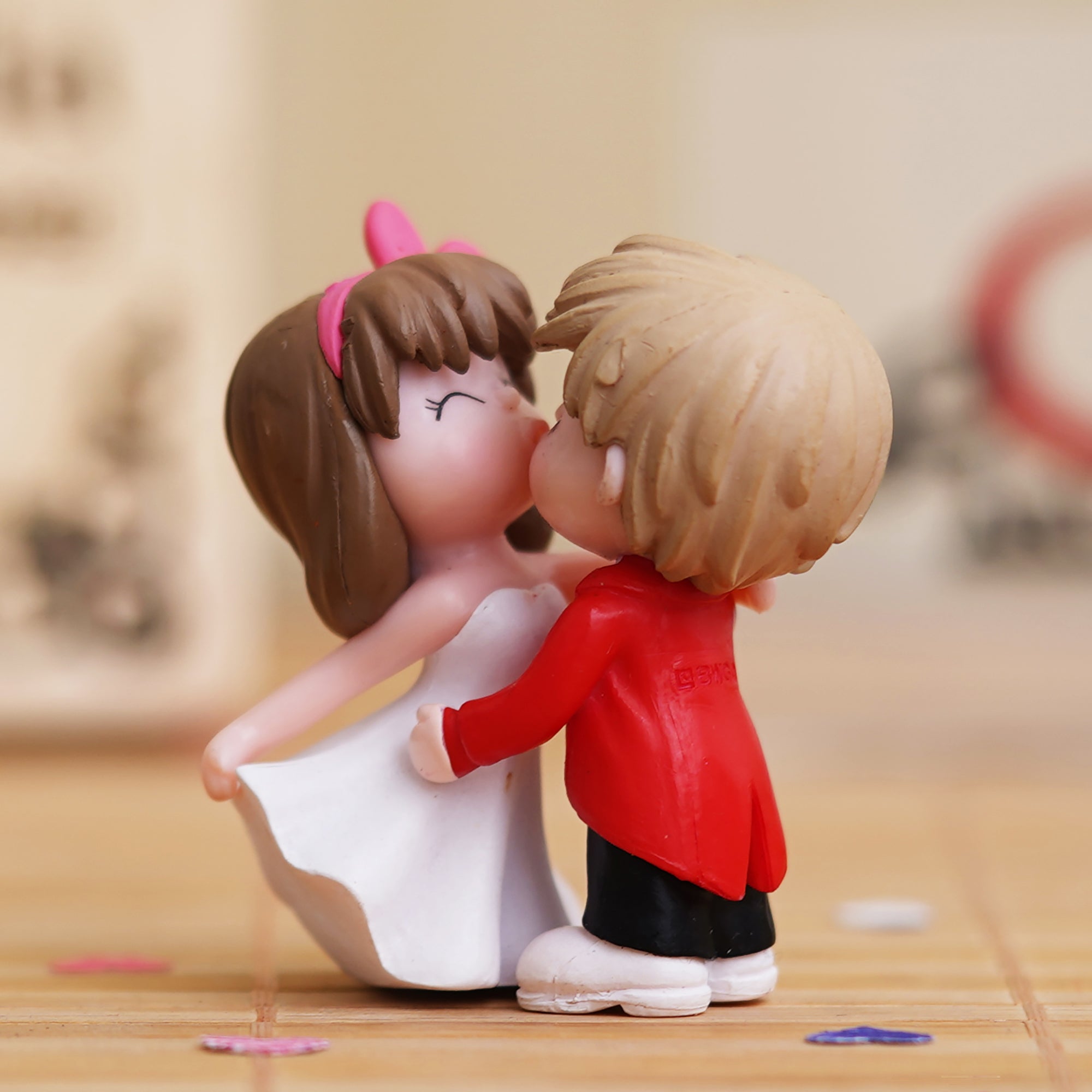 eCraftIndia Romantic Kissing Couple Statue Decorative Valentine's Day Showpiece 5