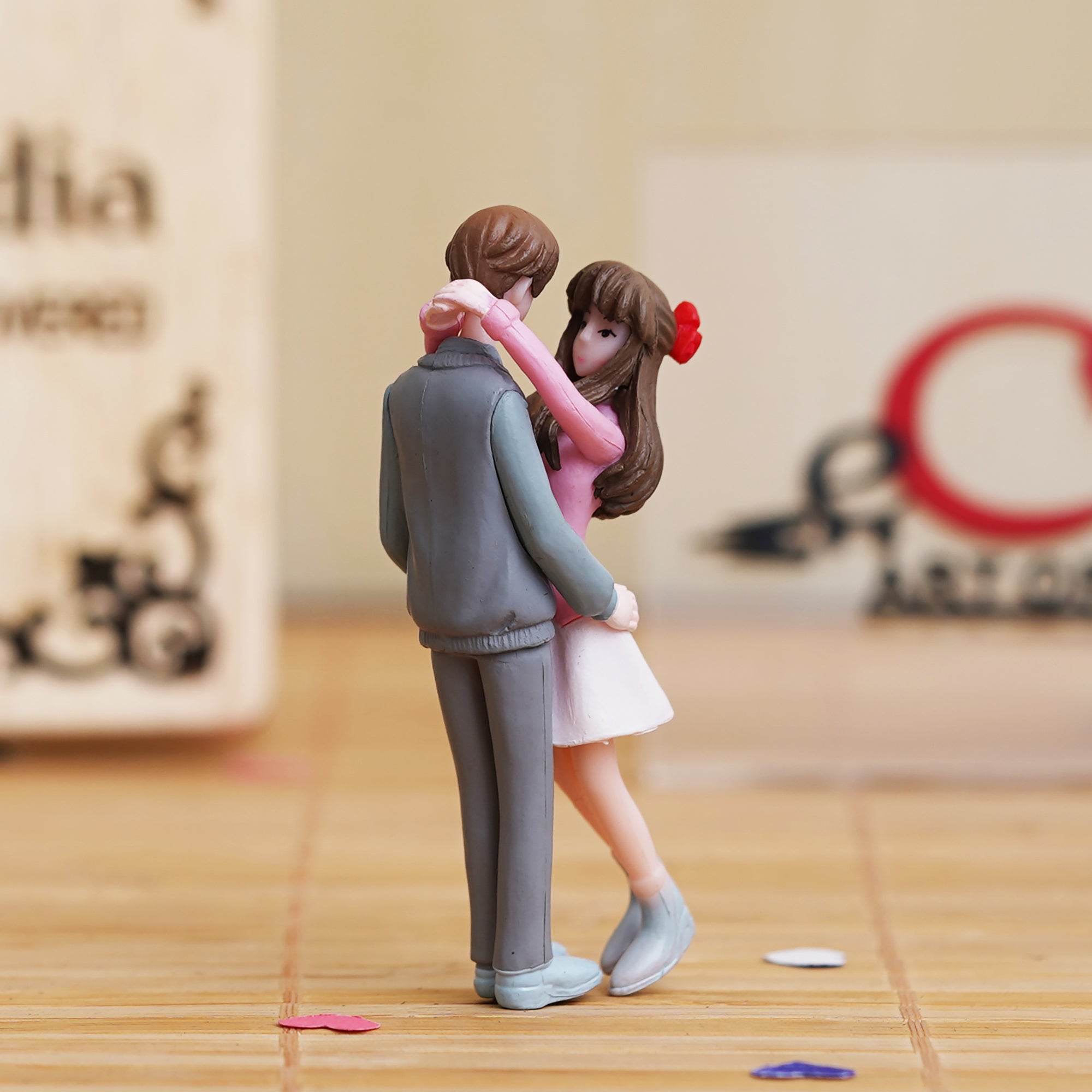 eCraftIndia Romantic Hugging Couple Statue Decorative Valentine's Day Showpiece 4