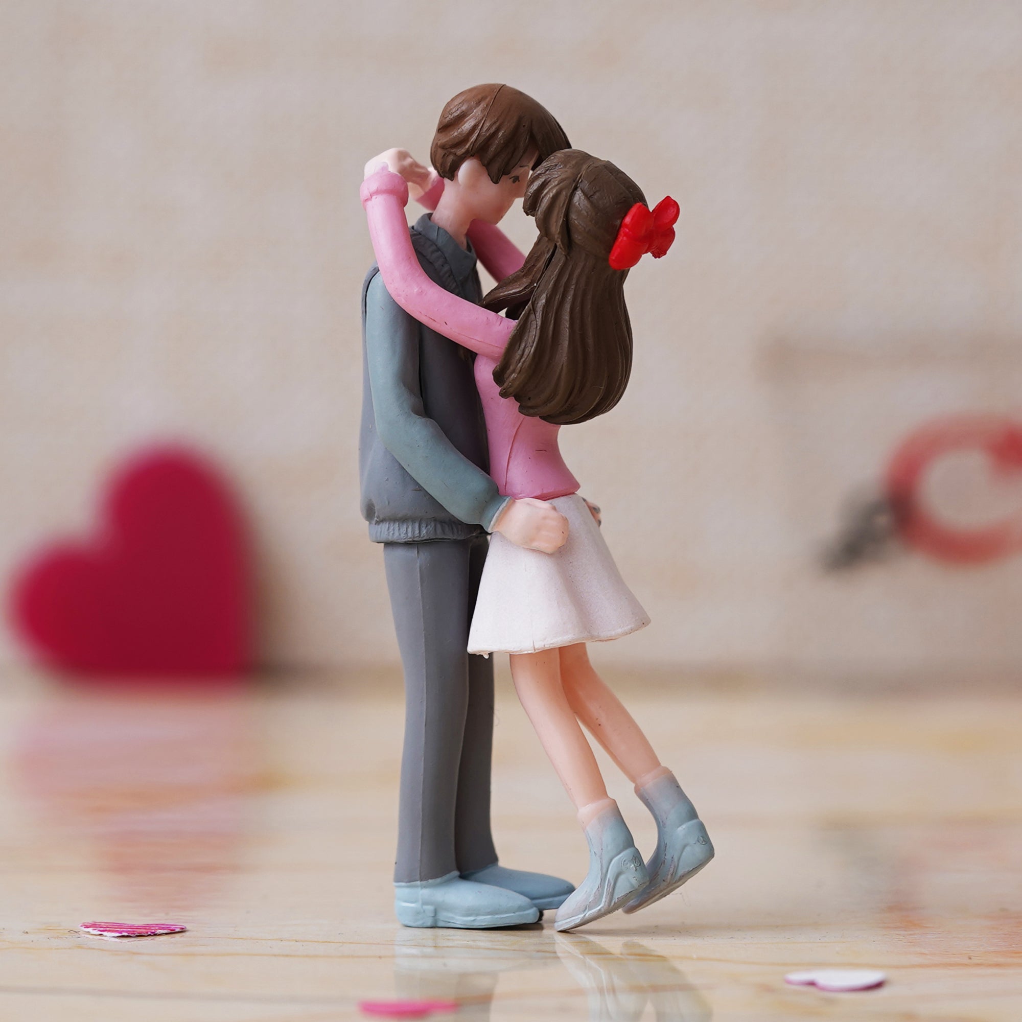 eCraftIndia Romantic Hugging Couple Statue Decorative Valentine's Day Showpiece 5