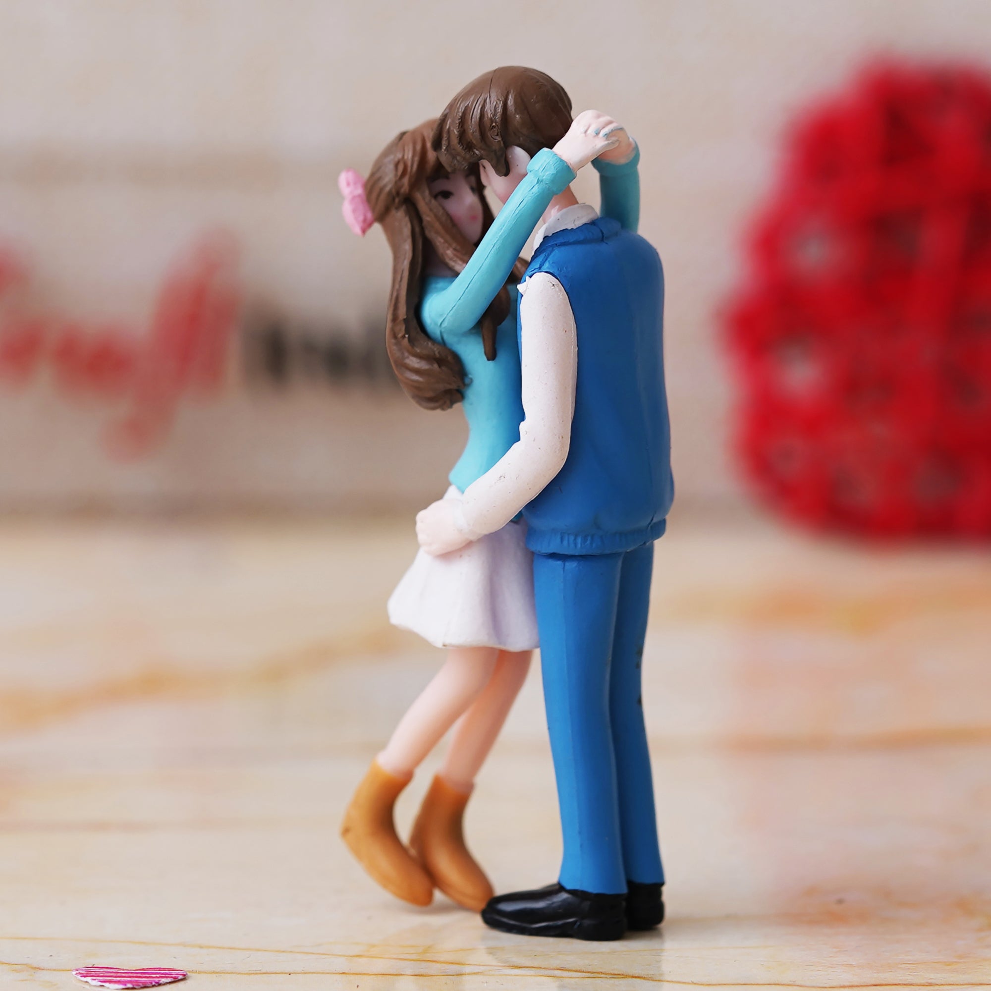 eCraftIndia Romantic Hugging Couple Statue Decorative Valentine's Day Showpiece 5